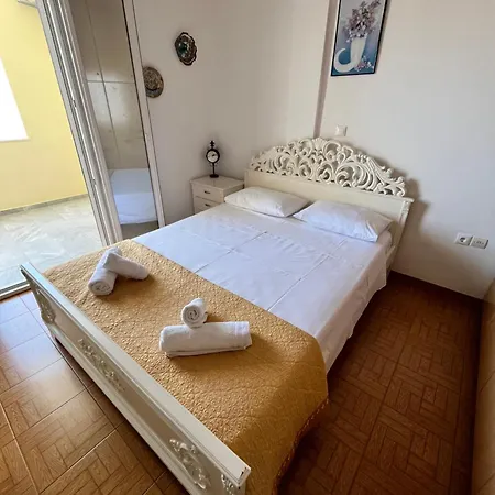 Suncatcher Studio Apartment